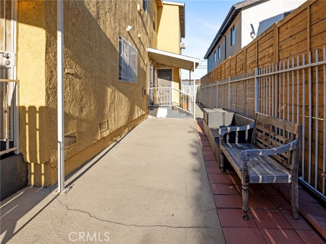 7714 S Broadway, Los Angeles CA: https://media.crmls.org/medias/d177ca1b-b192-4665-ad68-14dc25cea5ca.jpg