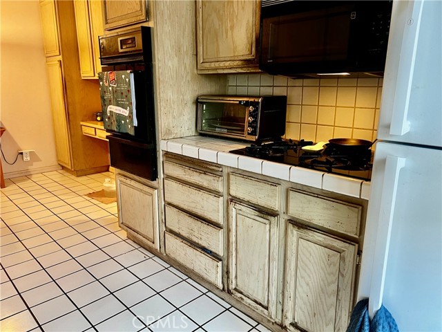5240 Vantage Avenue, 101 photo 8
