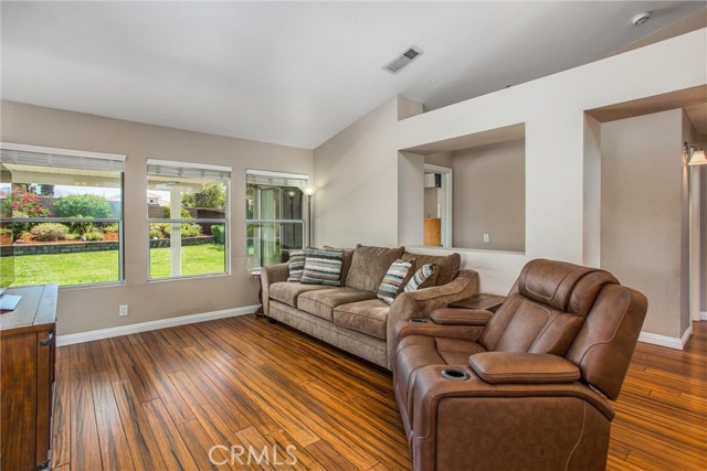 7471 Windrose Drive, Highland CA: https://media.crmls.org/medias/d179c650-83fb-41d8-b9df-0894235439fa.jpg