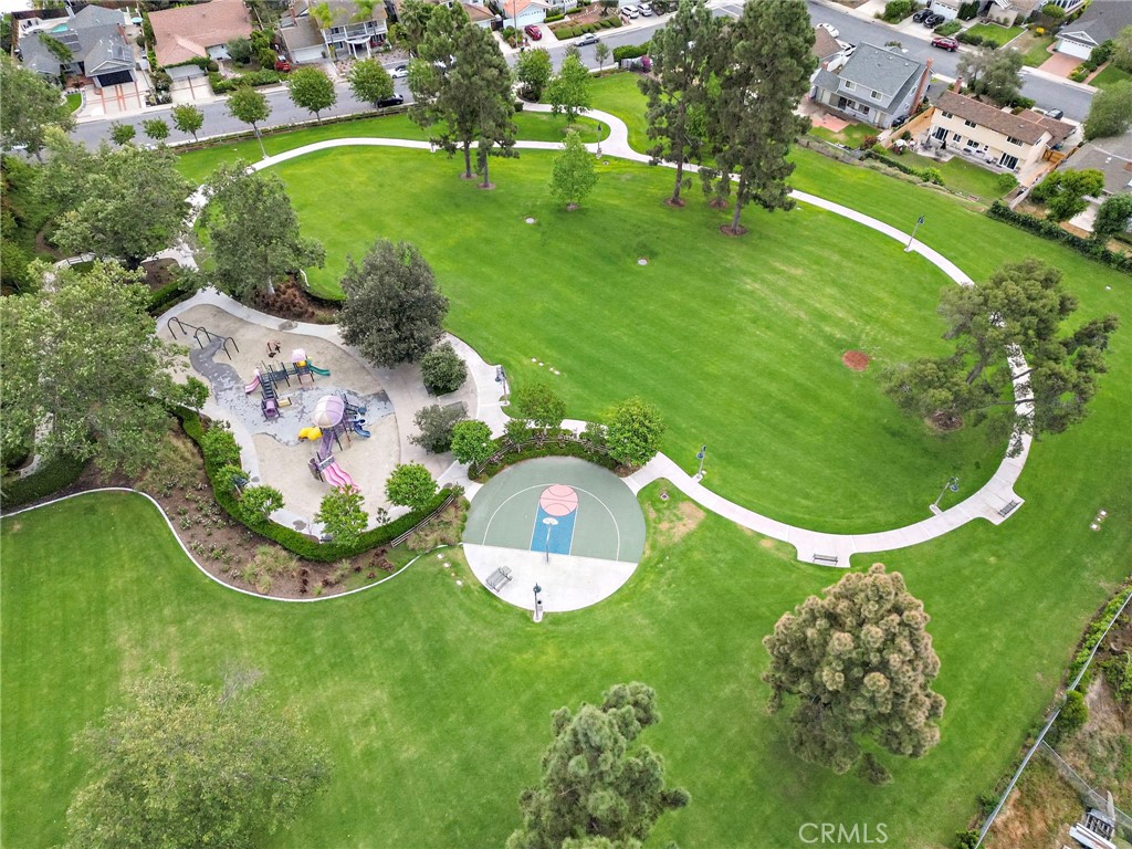 https://media.crmls.org/medias/d179e534-ae8d-4ddf-8a85-92c631028fa3.jpg?preset=X-Large