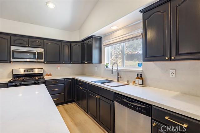 Detail Gallery Image 12 of 26 For 2620 Calle Limonero, Thousand Oaks,  CA 91360 - 3 Beds | 2 Baths