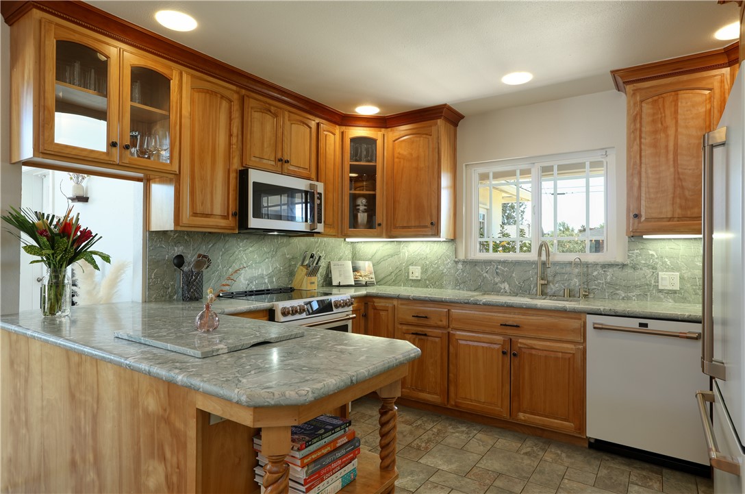 Detail Gallery Image 15 of 46 For 612 Eman Ct, Arroyo Grande,  CA 93420 - 3 Beds | 2 Baths
