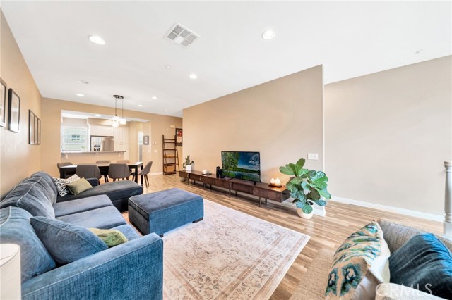 5325 Pacific Terrace, Hawthorne CA: https://media.crmls.org/medias/d17b19e0-4fdc-4fb6-ba24-b93673817372.jpg
