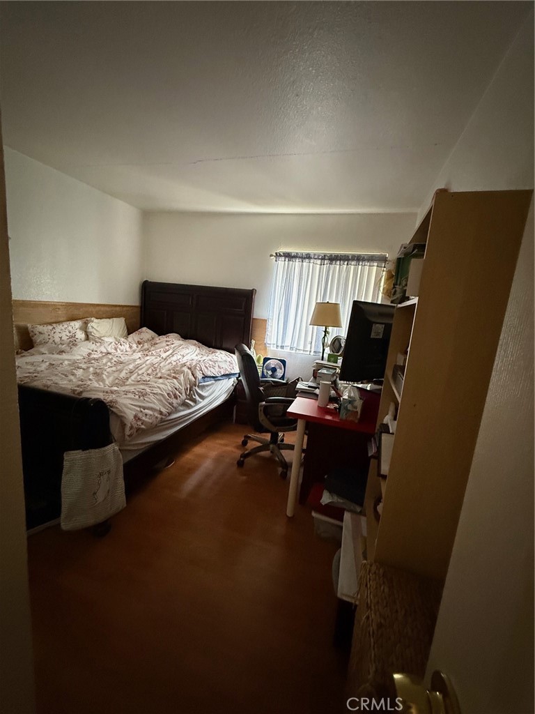 https://media.crmls.org/medias/d17b2549-ba81-48a0-b36f-abd09ea625c9.jpg?preset=X-Large
