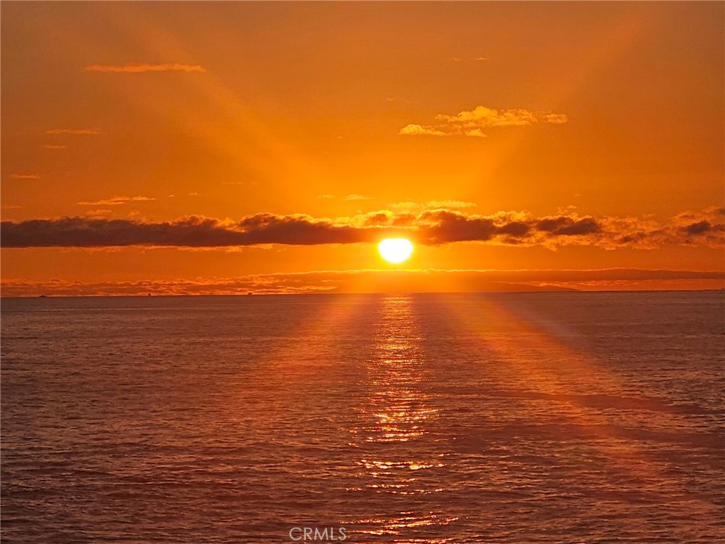 https://media.crmls.org/medias/d17bb63d-c4a4-44d4-92f2-1beca4fe3d21.jpg?preset=X-Large