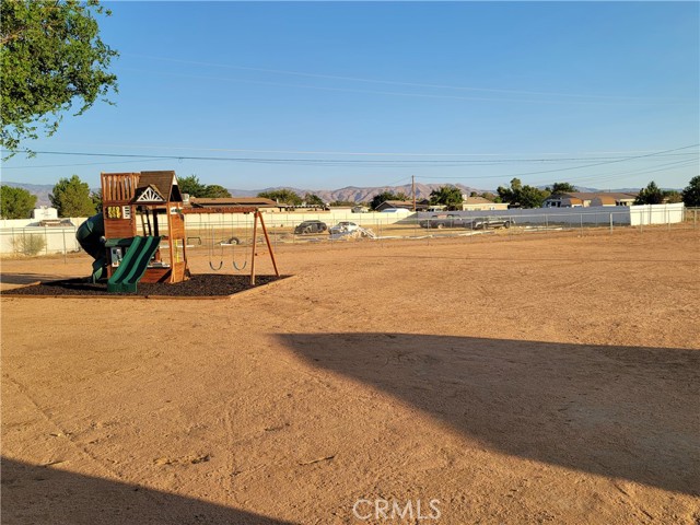 21291 Ramona Avenue, Apple Valley CA: https://media.crmls.org/medias/d17bca4b-1fed-4944-adb1-9288936a414d.jpg