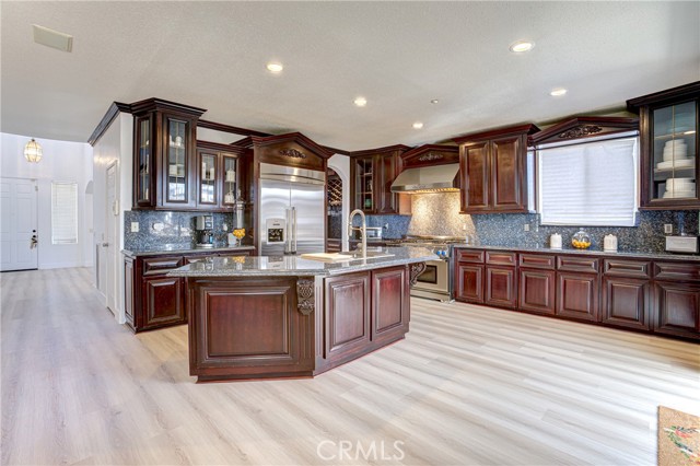 Detail Gallery Image 2 of 37 For 8034 Palm View, Riverside,  CA 92508 - 4 Beds | 4 Baths