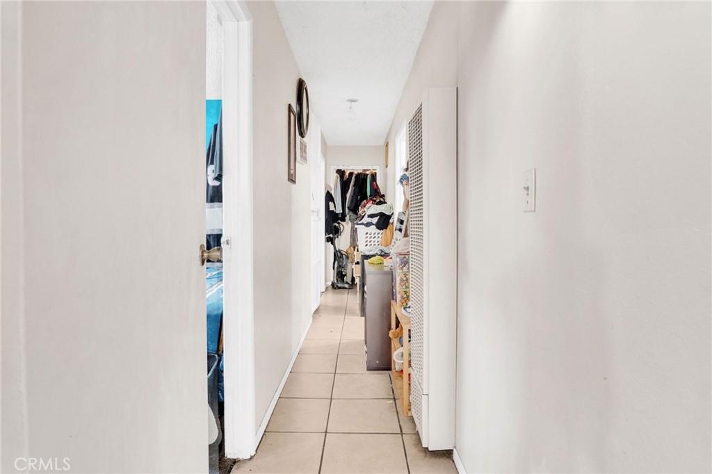 https://media.crmls.org/medias/d17d54c4-78cd-4926-a564-086dc875467d.jpg?preset=X-Large