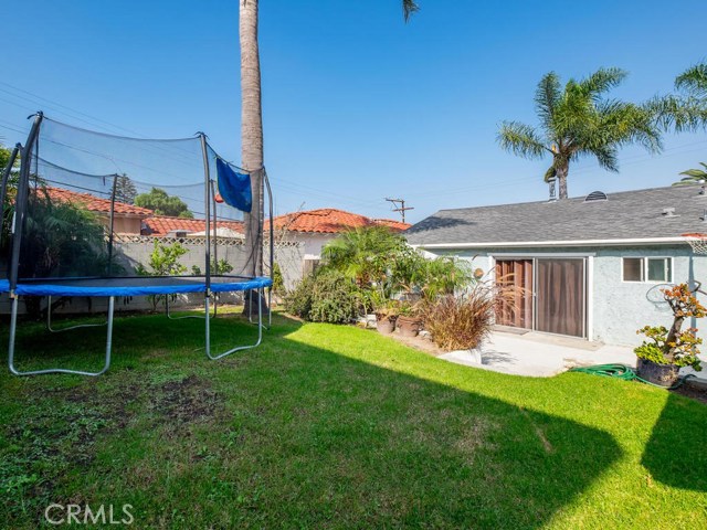 1014 10th Street, Hermosa Beach, California 90254, 3 Bedrooms Bedrooms, ,1 BathroomBathrooms,Residential,Sold,10th,SB17233667