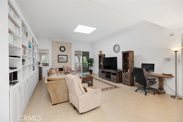 5594 Avenida Sosiega W, Laguna Woods CA: https://media.crmls.org/medias/d17e53fc-bd80-4504-b04f-55011ae95b28.jpg