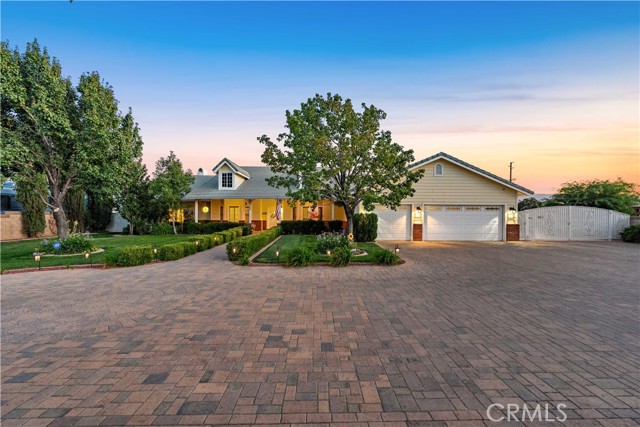 Detail Gallery Image 12 of 75 For 2608 Desert Rose Dr, Lancaster,  CA 93536 - 4 Beds | 4 Baths