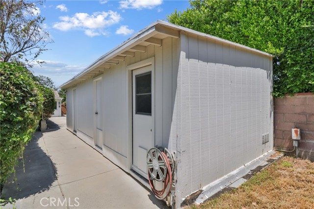 Detail Gallery Image 38 of 38 For 8944 Amestoy Ave, –,  CA 91324 - 3 Beds | 2 Baths