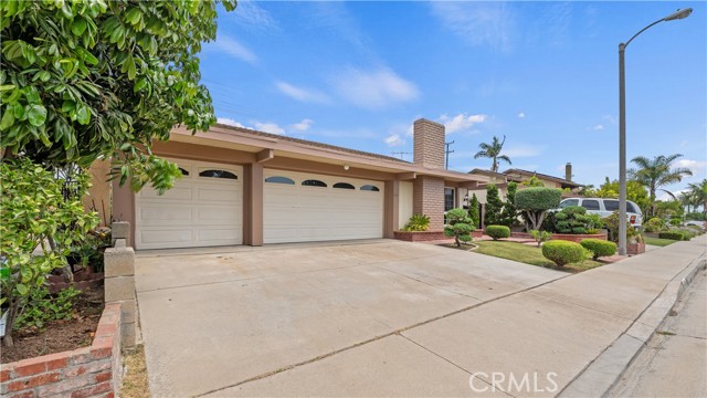 Image 3 for 5154 Meadow Wood Ave, Lakewood, CA 90712