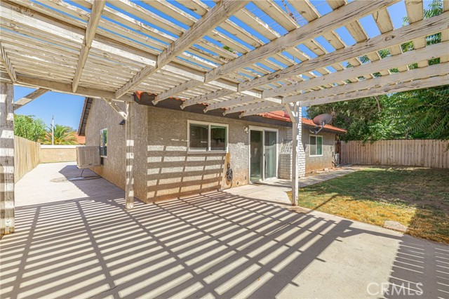 Detail Gallery Image 5 of 31 For 45219 Thornwood Ave, Lancaster,  CA 93534 - 3 Beds | 2 Baths