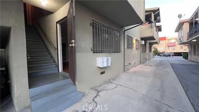 Detail Gallery Image 2 of 18 For 919 N Orange Grove Ave #3,  Los Angeles,  CA 90046 - 1 Beds | 1 Baths