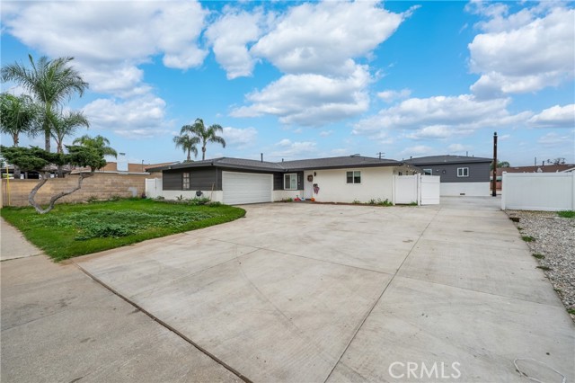 Detail Gallery Image 2 of 30 For 1604 S Orange Ave, West Covina,  CA 91790 - 6 Beds | 4 Baths