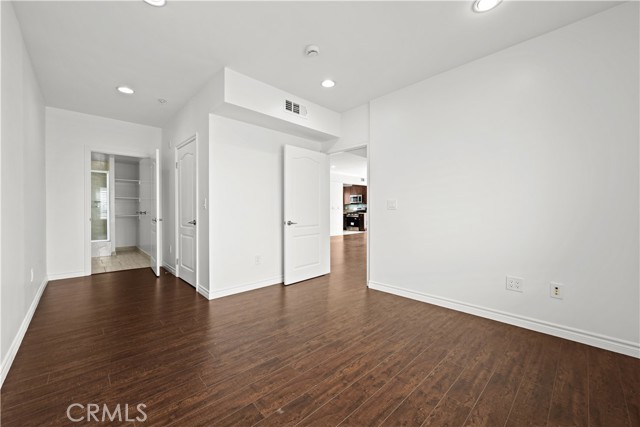 5633 Carlton Way, Hollywood CA: https://media.crmls.org/medias/d17fac2e-dff1-4af2-9048-dd6e71083b73.jpg