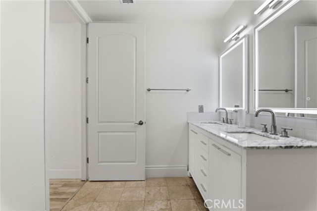 Detail Gallery Image 24 of 39 For 1023 Wilcox Ave, Los Angeles,  CA 90038 - 2 Beds | 2 Baths