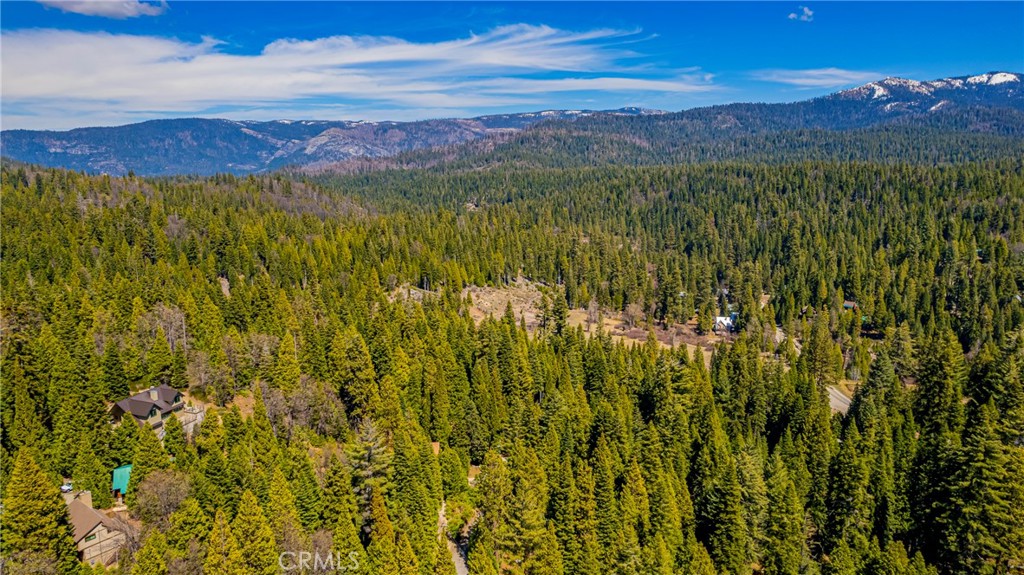 https://media.crmls.org/medias/d17fe6aa-26cf-433d-ab44-40954efd9d58.jpg?preset=X-Large