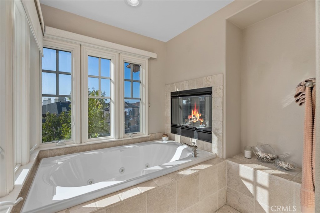 D18033bb 6e29 46c5 8e7d Baac2978c6bc