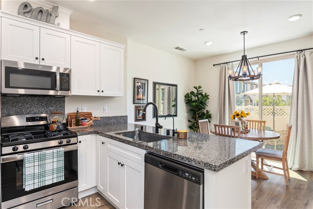 24125 Tuscany Avenue, Murrieta CA: https://media.crmls.org/medias/d1806c9f-a8e7-4f5b-a011-ac19ac913cca.jpg