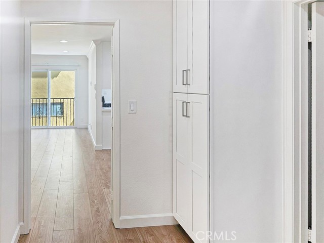 518 East Valencia, F photo 11