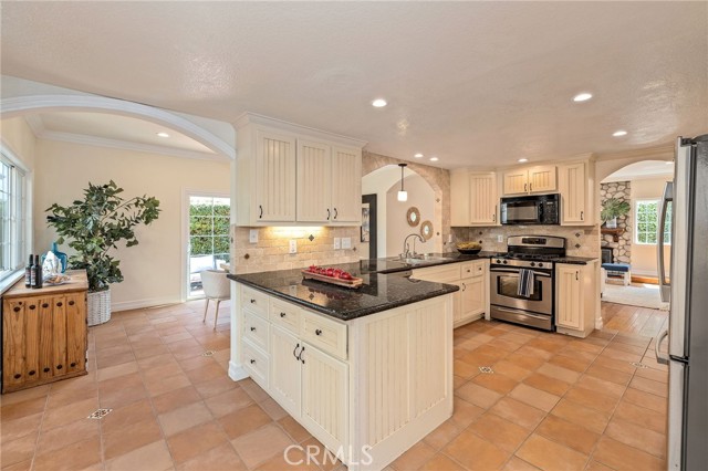2206 Marshallfield Lane, Redondo Beach, California 90278, 4 Bedrooms Bedrooms, ,2 BathroomsBathrooms,Residential,Sold,Marshallfield,SB24103124