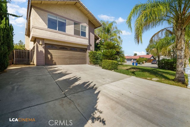 Detail Gallery Image 2 of 30 For 5201 Pla Vada Dr, Bakersfield,  CA 93306 - 4 Beds | 3 Baths