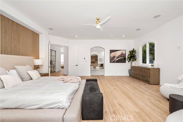14257 Chandler Boulevard photo 34
