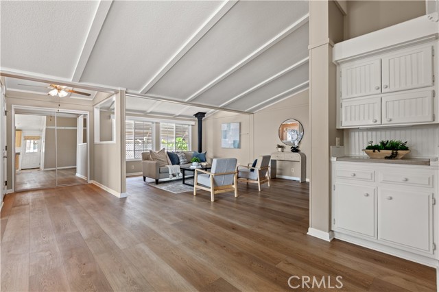 5200 Irvine Blvd Spc 218, Irvine CA: https://media.crmls.org/medias/d182a2cb-2a5b-4bd8-8d09-df41bfaadf31.jpg