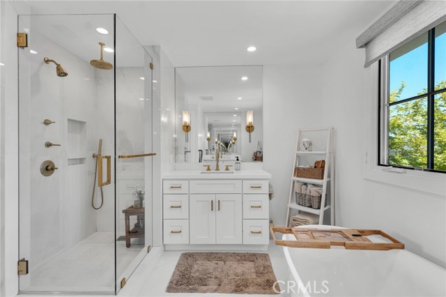 23241 Aetna Street, Woodland Hills CA: https://media.crmls.org/medias/d18300f9-30c4-4b0c-b0a0-97454dd24086.jpg