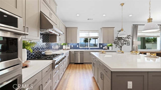 Detail Gallery Image 5 of 43 For 29519 Corte Azulejo, Valencia,  CA 91354 - 5 Beds | 4/1 Baths