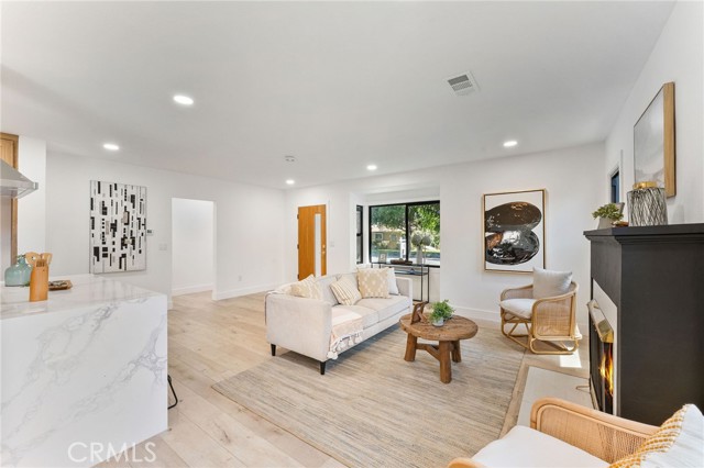 Detail Gallery Image 14 of 49 For 57 S Grand Oaks Ave, Pasadena,  CA 91107 - 3 Beds | 2 Baths