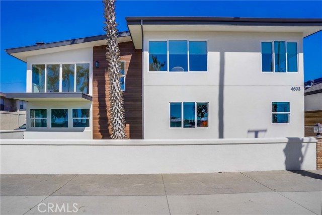Detail Gallery Image 1 of 5 For 4605 E Ocean Bld, Long Beach,  CA 90803 - 2 Beds | 2 Baths