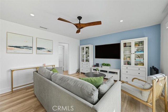 5357 122nd St, Hawthorne CA: https://media.crmls.org/medias/d184af64-e060-4a30-8fd2-6b483cd11ffc.jpg