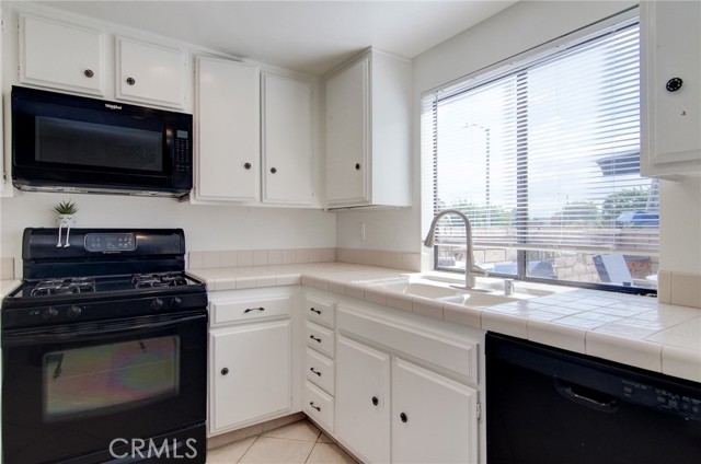 Detail Gallery Image 14 of 27 For 8565 Larkhall Cir 802c,  Huntington Beach,  CA 92646 - 2 Beds | 2 Baths