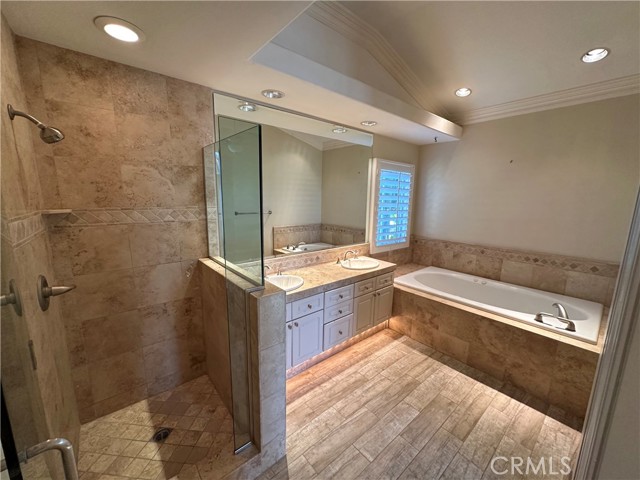 Detail Gallery Image 15 of 24 For 2020 Santa Ana Ave #G,  Costa Mesa,  CA 92627 - 3 Beds | 2/1 Baths