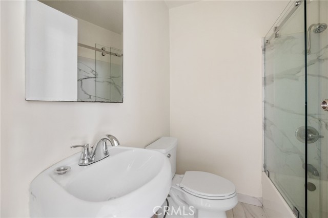 7137 Ramsgate Avenue, Los Angeles CA: https://media.crmls.org/medias/d1858872-ffb7-430f-89f1-e54374e8f8b0.jpg