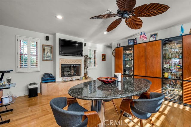 Detail Gallery Image 15 of 31 For 236 8th St, Seal Beach,  CA 90740 - 5 Beds | 5 Baths