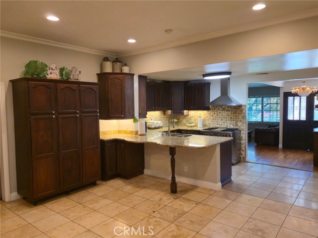 Detail Gallery Image 25 of 41 For 7503 Aqueduct Ave, Van Nuys,  CA 91406 - 3 Beds | 2/1 Baths