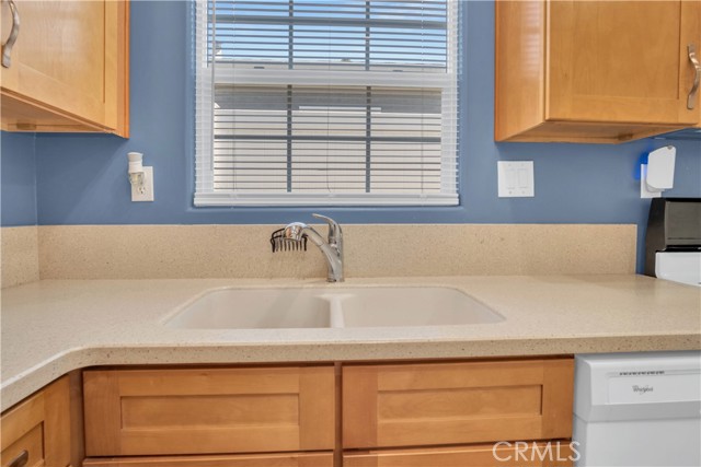 Detail Gallery Image 9 of 42 For 1343 N Whitnall Hwy, Burbank,  CA 91505 - 3 Beds | 2 Baths
