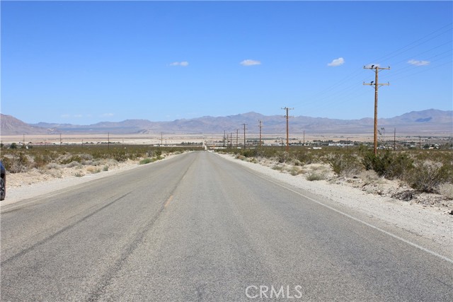769 Meridian Road, Lucerne Valley CA: https://media.crmls.org/medias/d1879708-921b-4f78-88ca-392e1da7d3e4.jpg