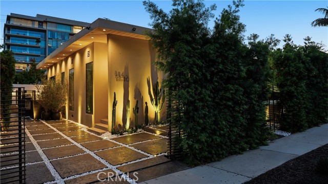 Detail Gallery Image 31 of 45 For 8840 Ashcroft Ave, West Hollywood,  CA 90048 - 3 Beds | 4 Baths