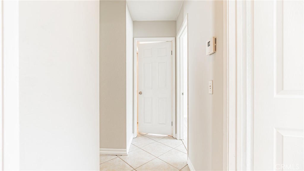 https://media.crmls.org/medias/d187f688-610d-4927-95af-b3974a51ac2d.jpg?preset=X-Large
