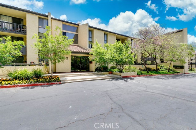 4080 Via Marisol, Los Angeles CA: https://media.crmls.org/medias/d1881f29-ff48-4b95-b5b4-ce40fc9fbf06.jpg