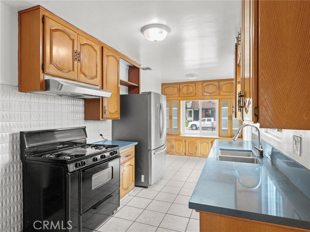 Image 9 of 41 For 14808 Condon Avenue