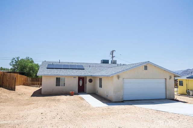 6025 Abronia Avenue, 29 Palms CA: https://media.crmls.org/medias/d1888f70-ef47-4298-a62f-421fd8a795a8.jpg