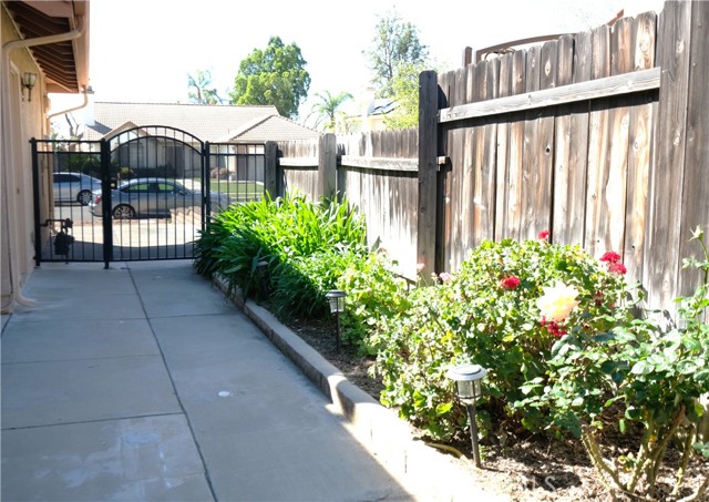 Detail Gallery Image 10 of 13 For 10830 Se Yolo St, Rancho Cucamonga,  CA 91701 - 3 Beds | 2/1 Baths