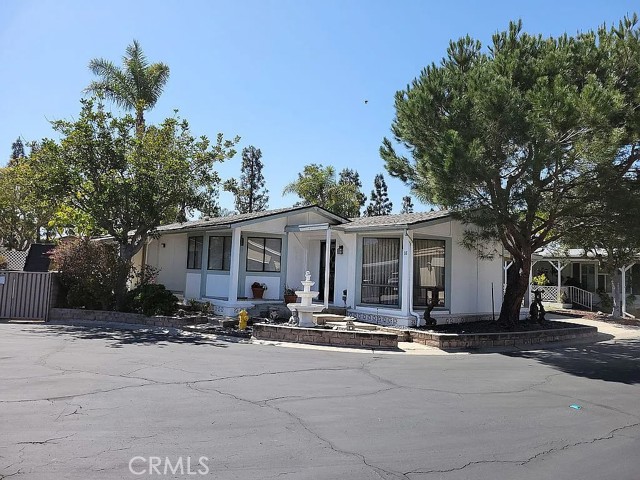 18 Tahquitz Court, Camarillo CA: https://media.crmls.org/medias/d188bbe0-aa39-451e-8911-dbffd948cf77.jpg