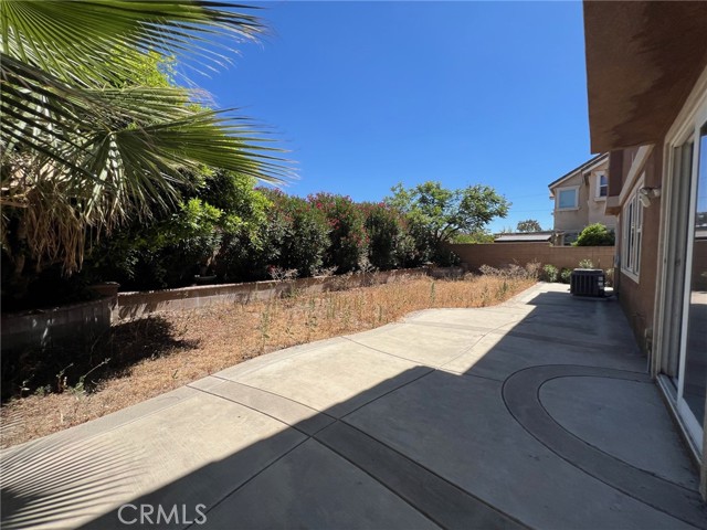 15688 Portenza Drive, Fontana CA: https://media.crmls.org/medias/d188fb88-0e1b-4472-94bd-4fedc6ed7d1e.jpg